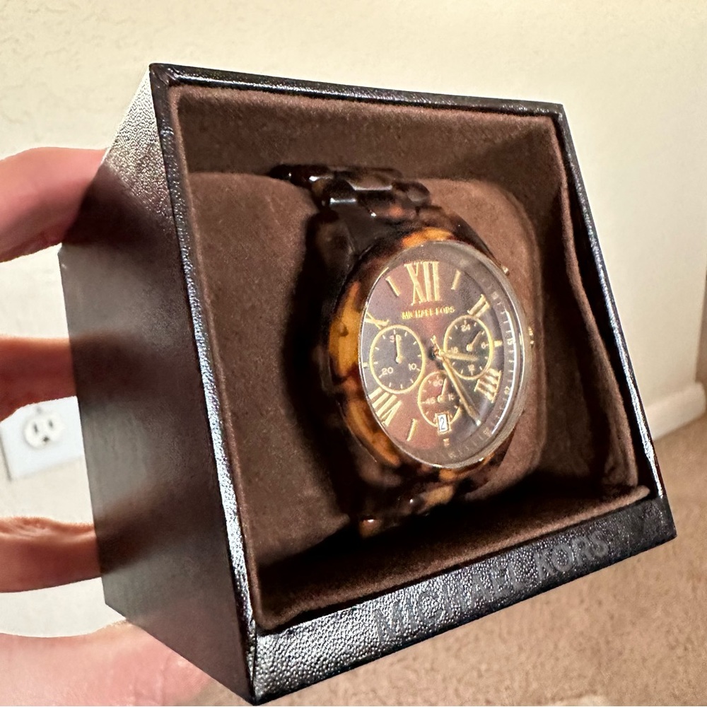 Michael Kors Tortoise Shell Watch - Picture 6 of 10